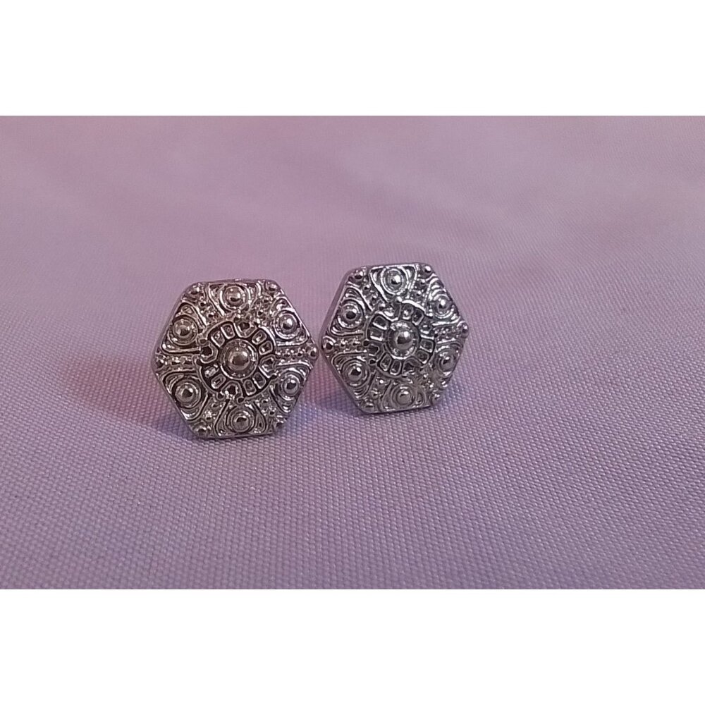 Vintage Hexagon Silver-Tone Filigree Stud Earrings (Missing backs)